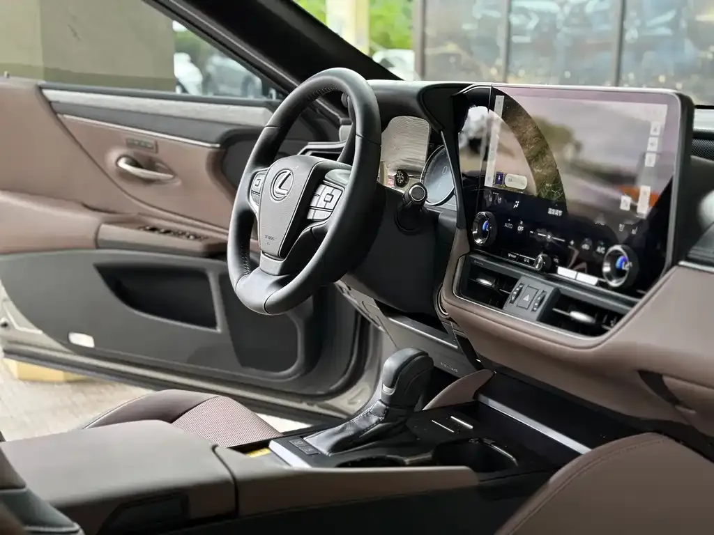 Lexus ES 2025 из CN, фото 8