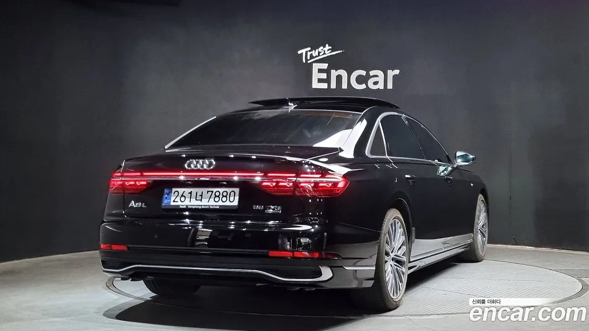 Audi A8 — фото 2