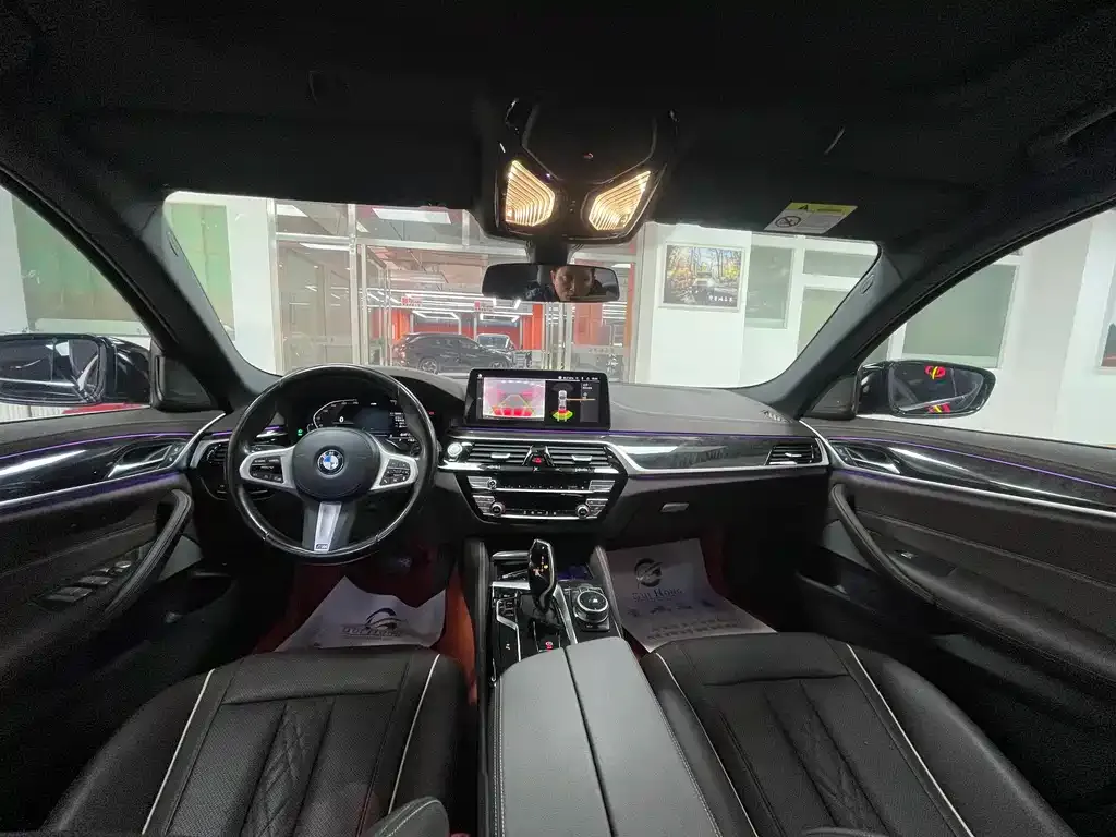 BMW 5 Series 2023 из CN, фото 4