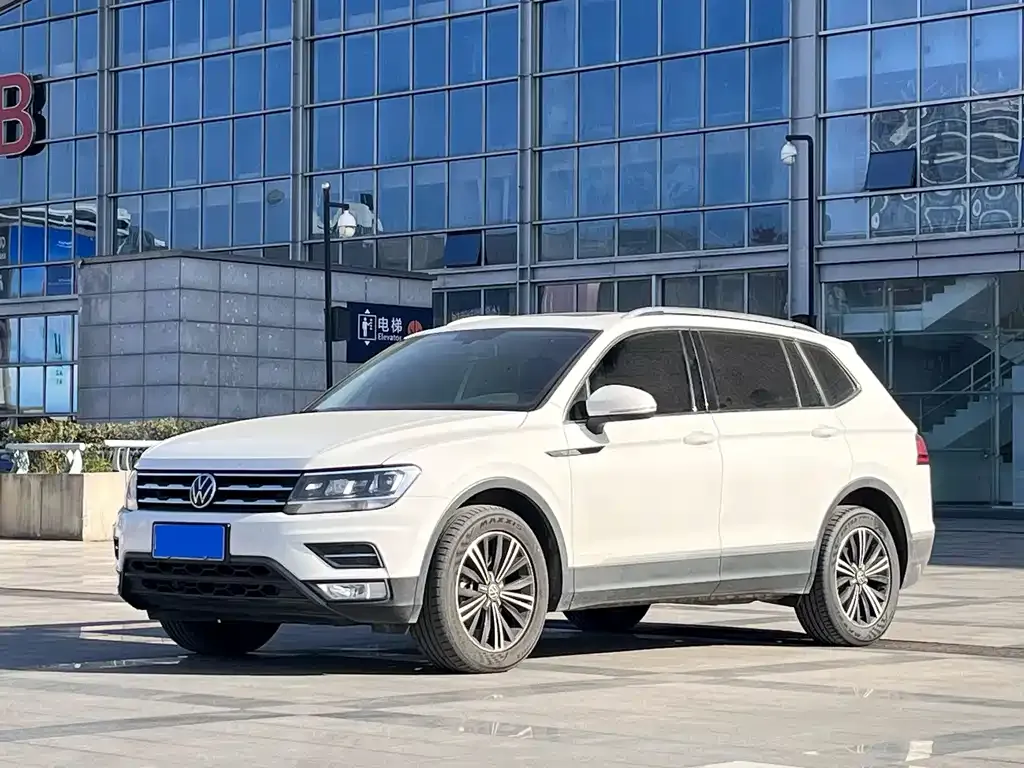 Volkswagen Tiguan L 2021 из CN, фото 1
