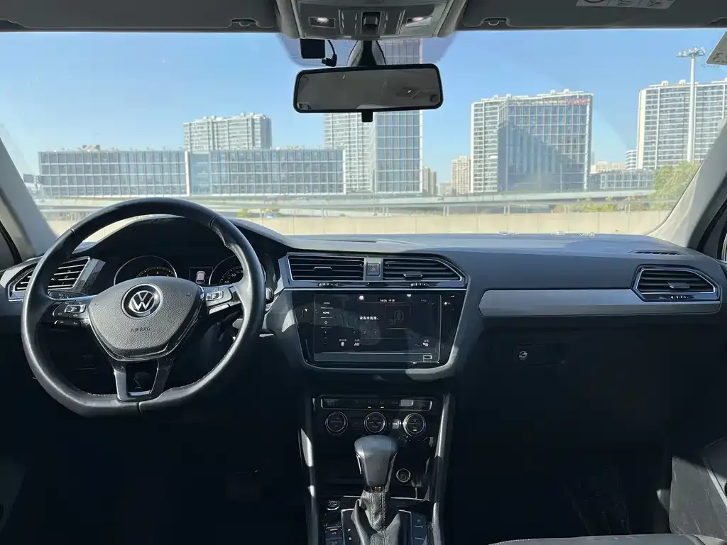 Volkswagen Tiguan L 2021 из CN, фото 9