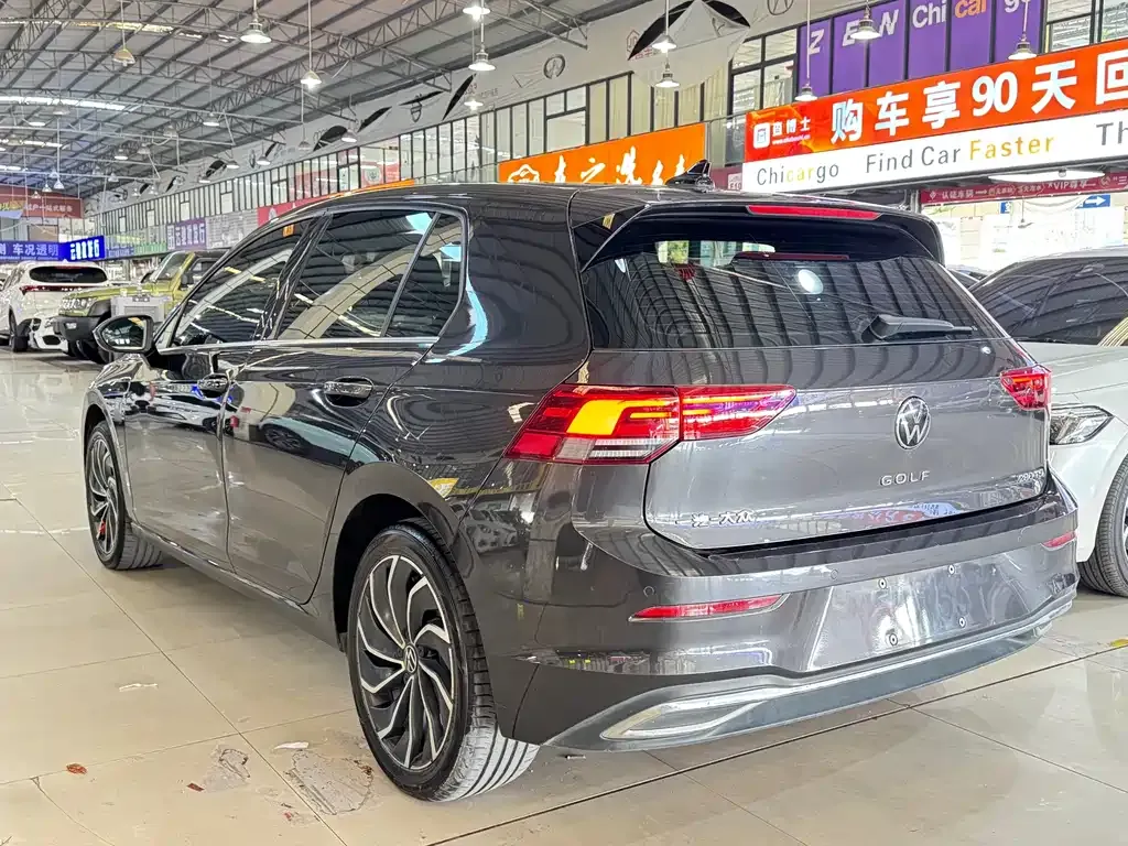 Volkswagen Golf 2023 из CN, фото 4