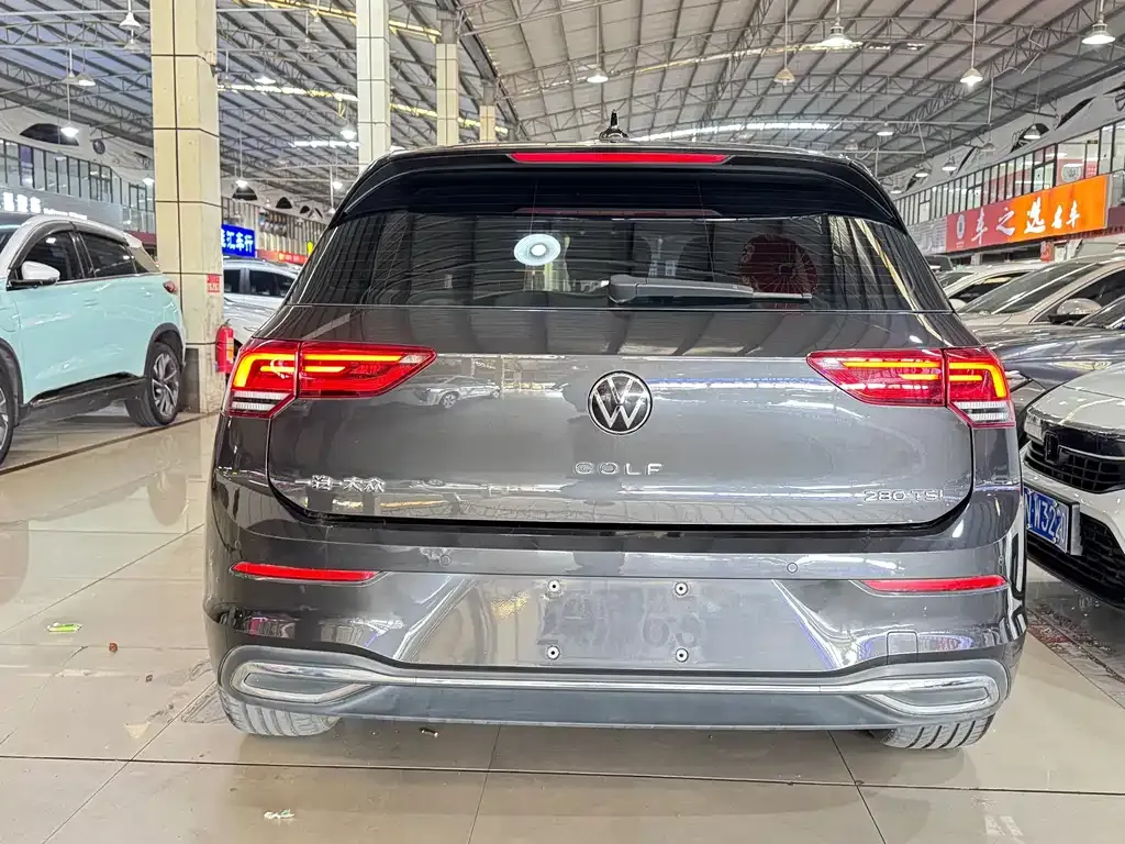 Volkswagen Golf 2023 из CN, фото 5