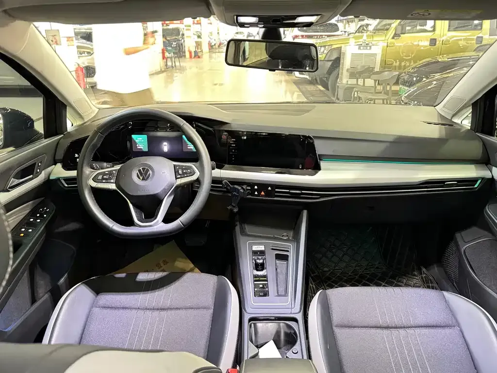 Volkswagen Golf 2023 из CN, фото 8