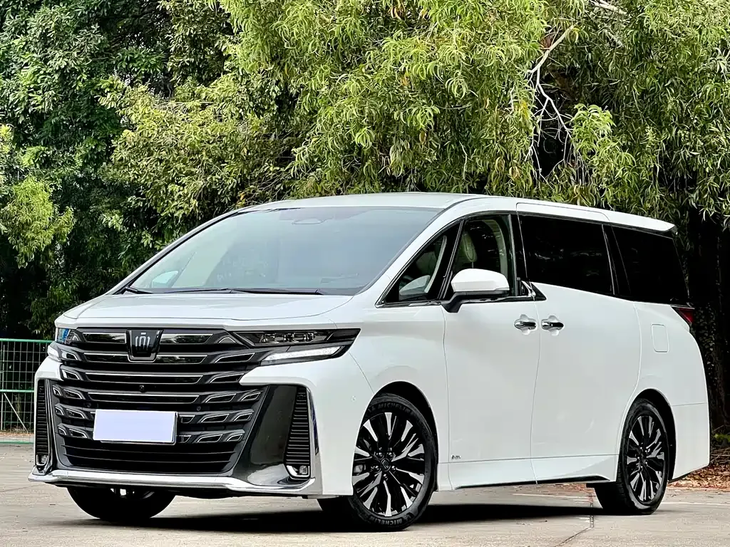 Toyota Vellfire 2024 из CN, фото 1