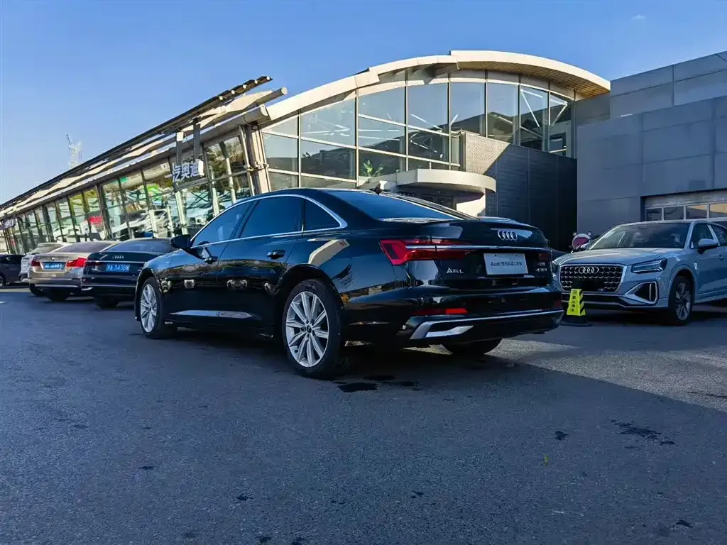 Audi A6L 2024 из CN, фото 2