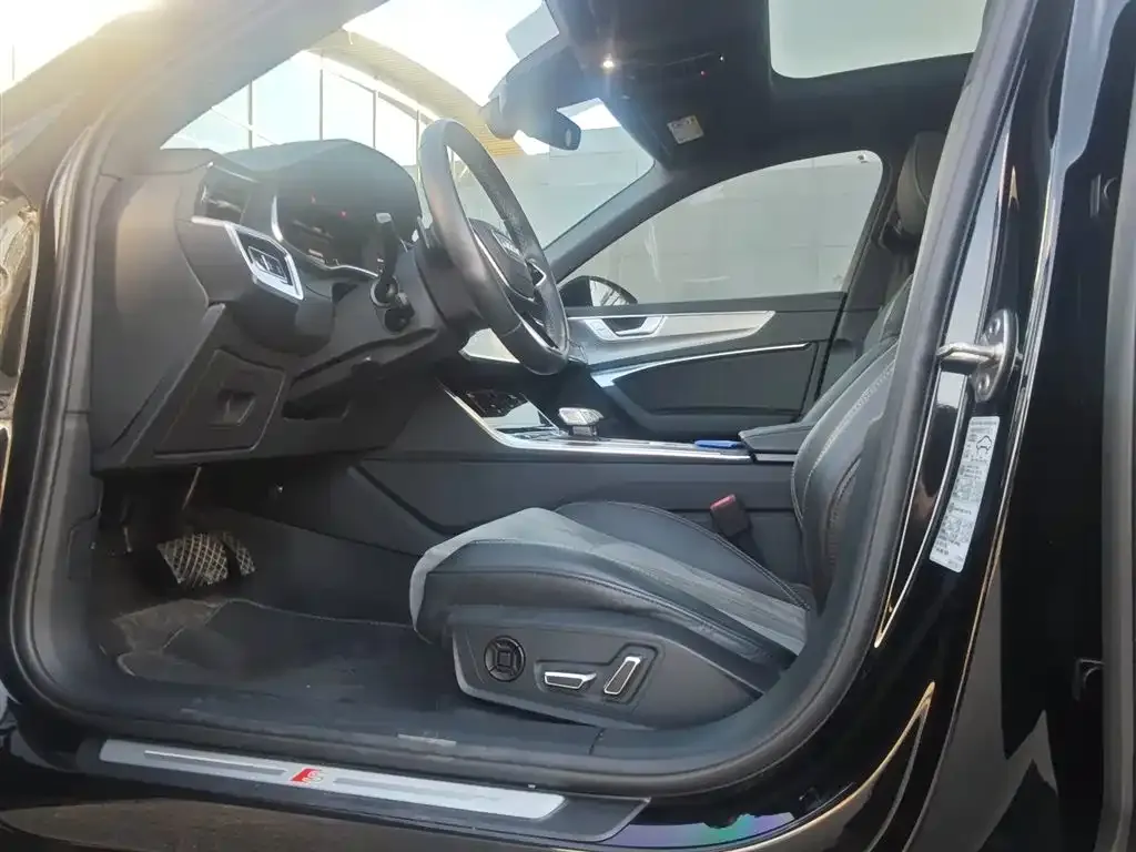 Audi A6L 2024 из CN, фото 5