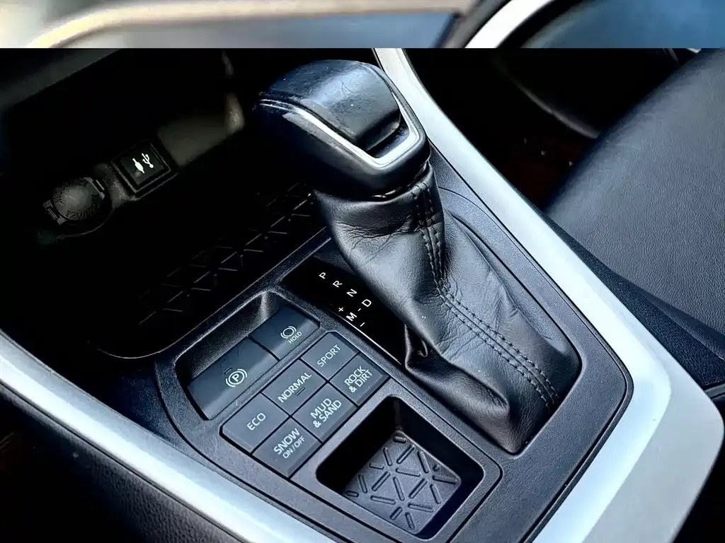 Toyota Wildlander 2022 из CN, фото 10