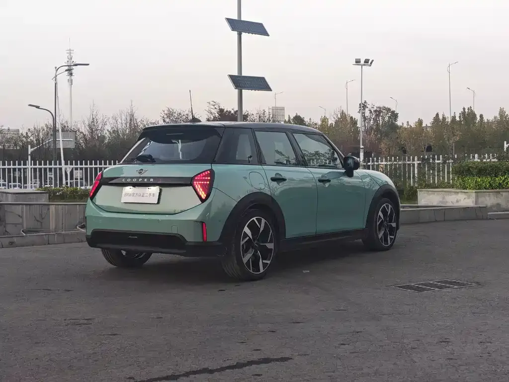 MINI Cooper (3-door) 2024 из CN, фото 5