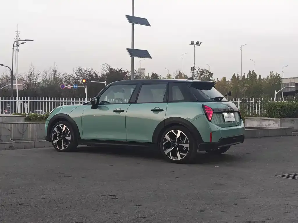 MINI Cooper (3-door) 2024 из CN, фото 7