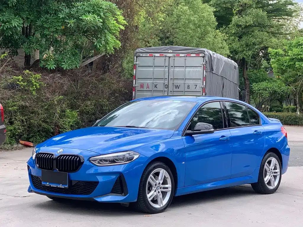 BMW 1 Series 2022 из CN, фото 1