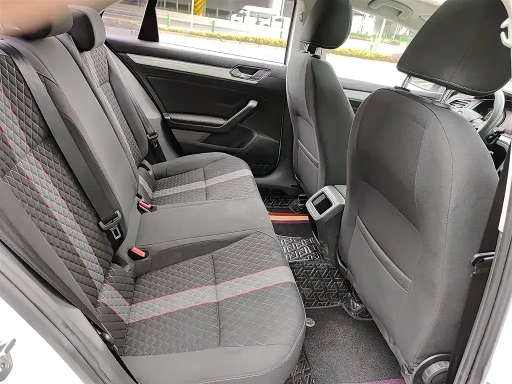 Volkswagen Lamando 2021 из CN, фото 9