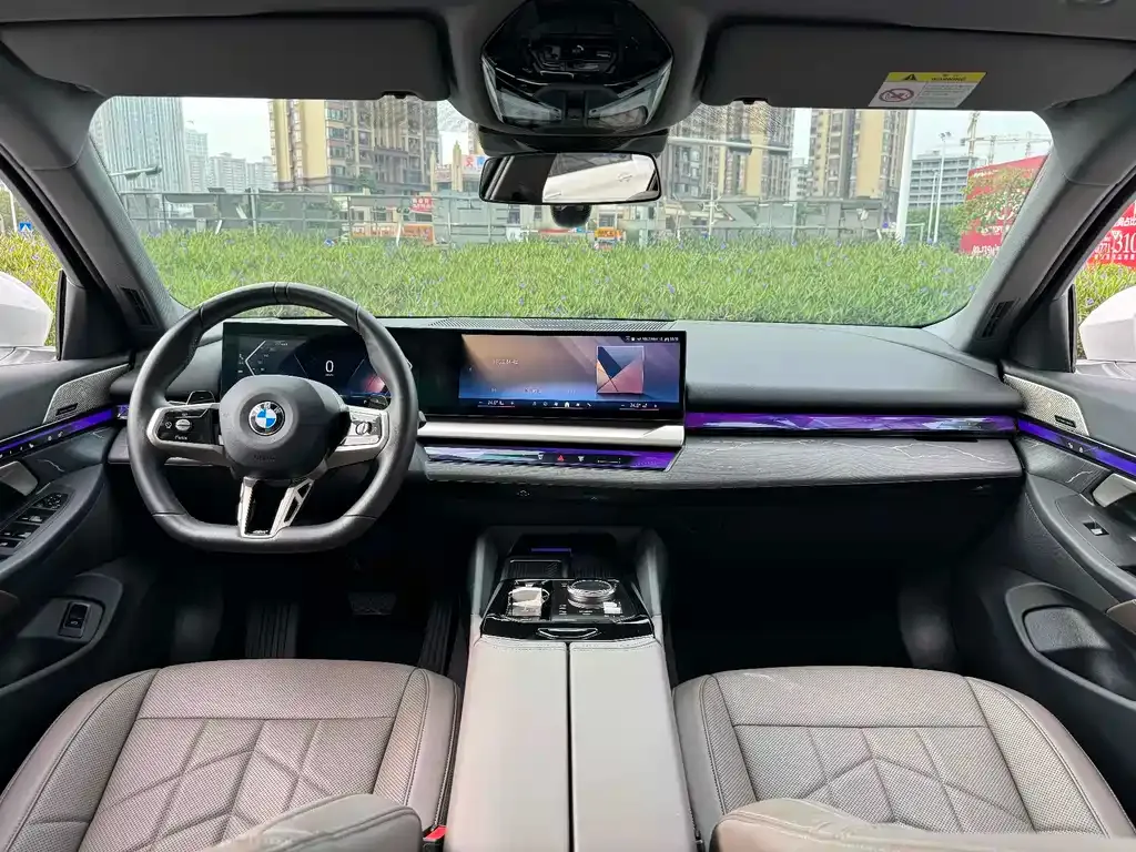 BMW 5 Series 2024 из CN, фото 7