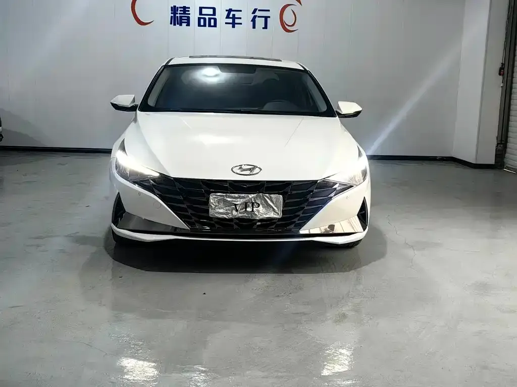 Hyundai Elantra 2023 из CN, фото 2