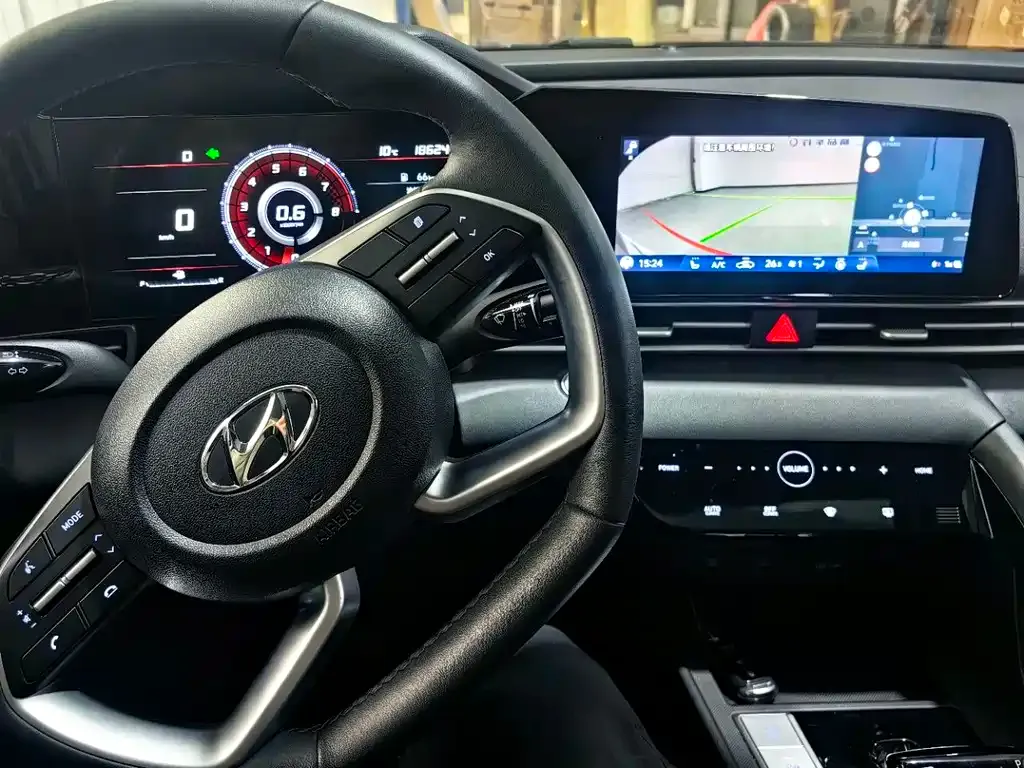 Hyundai Elantra 2023 из CN, фото 5
