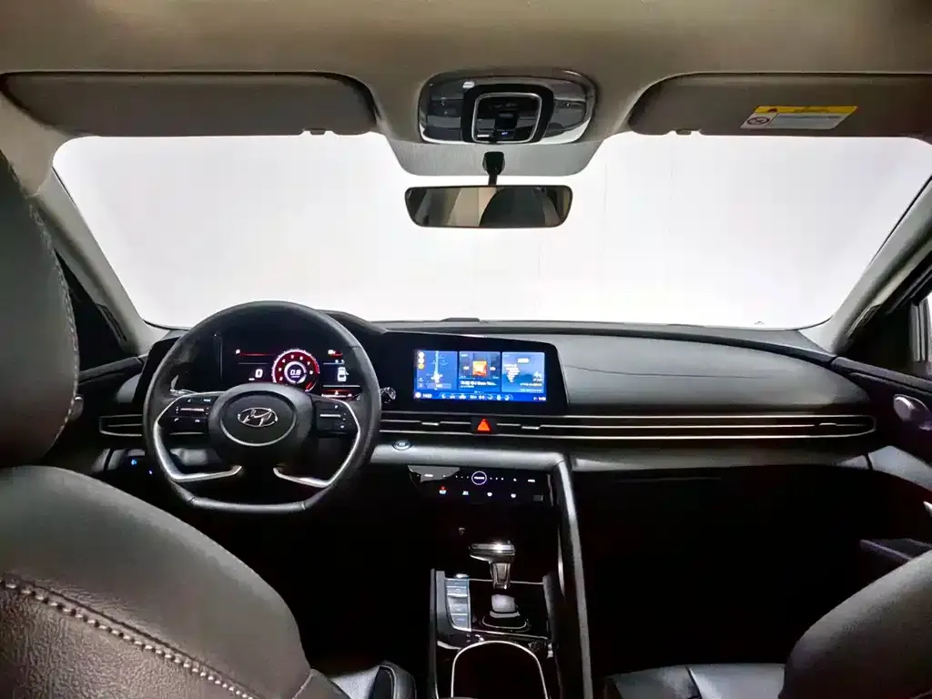 Hyundai Elantra 2023 из CN, фото 8