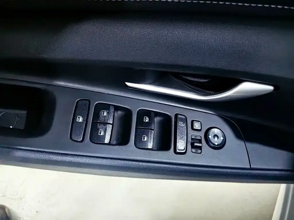Hyundai Elantra 2023 из CN, фото 9