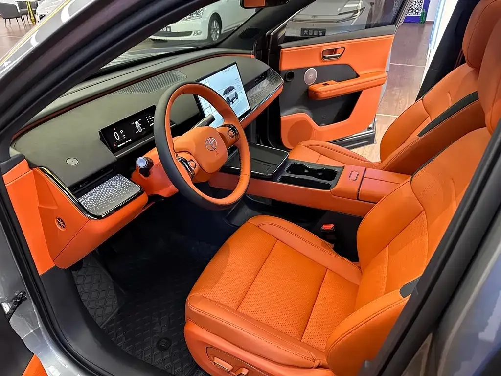 Toyota Platinum 3X 2025 из CN, фото 10