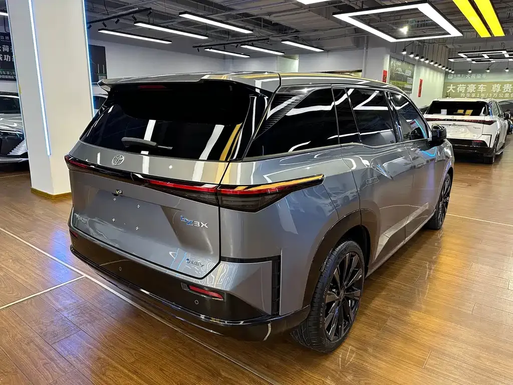 Toyota Platinum 3X 2025 из CN, фото 5