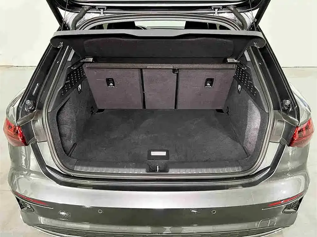 Audi A3 2024 из CN, фото 6