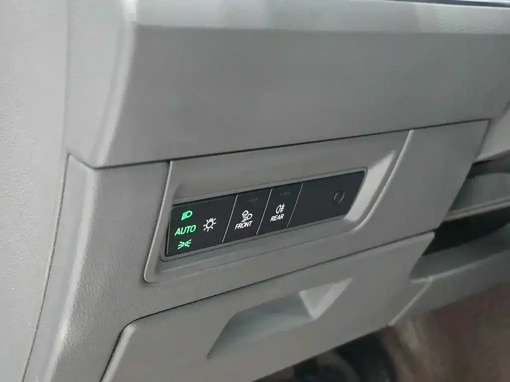 Volkswagen Touareg 2022 из CN, фото 10