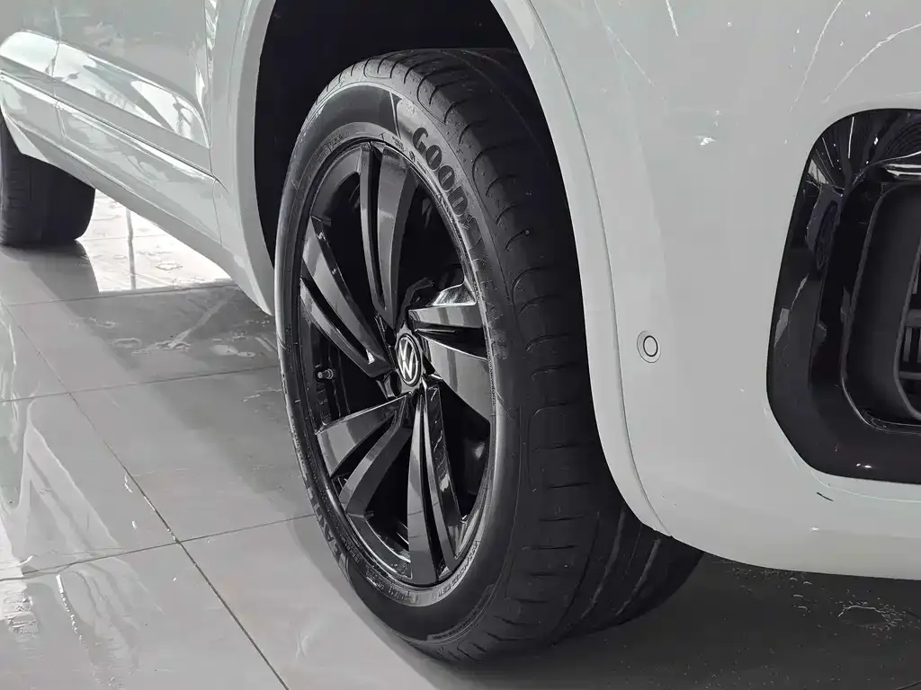 Volkswagen Touareg 2022 из CN, фото 4