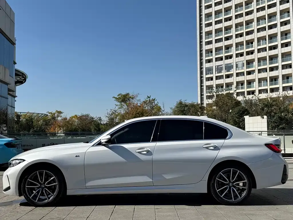 BMW 3 Series 2024 из CN, фото 7