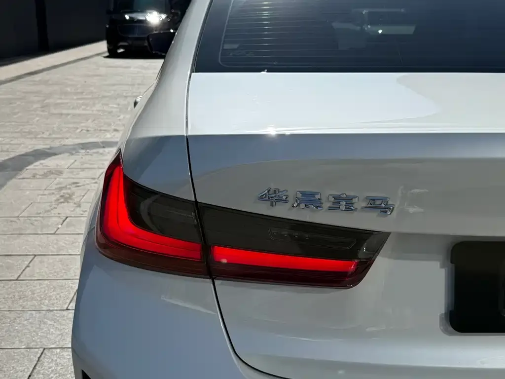 BMW 3 Series 2024 из CN, фото 9