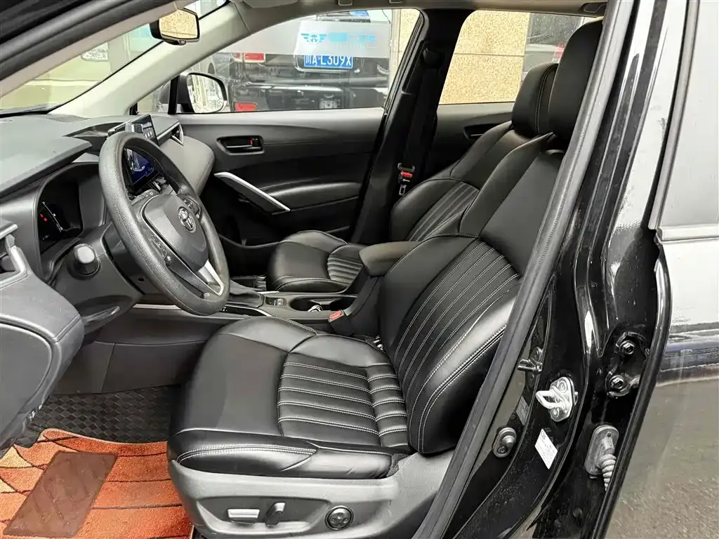 Toyota Frontlander 2023 из CN, фото 8