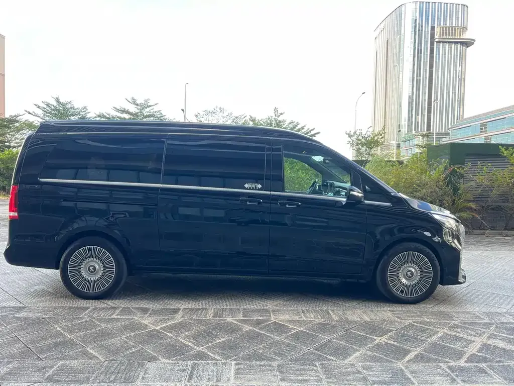 Mercedes-Benz V-Class 2024 из CN, фото 5
