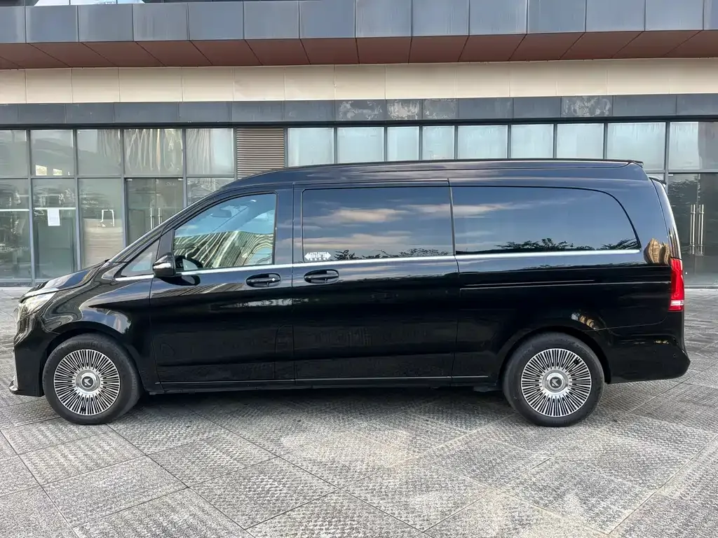 Mercedes-Benz V-Class 2024 из CN, фото 8
