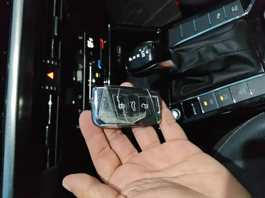 Volkswagen Passat 2024 из CN, фото 9