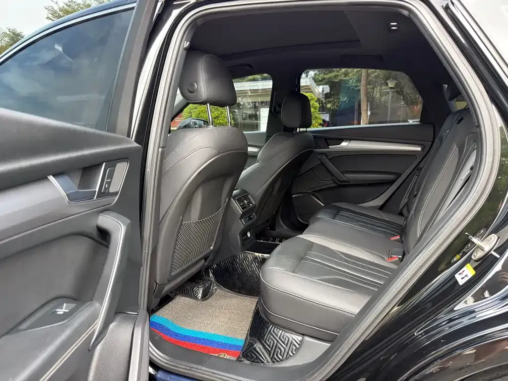 Audi Q5L Sportback — фото 10