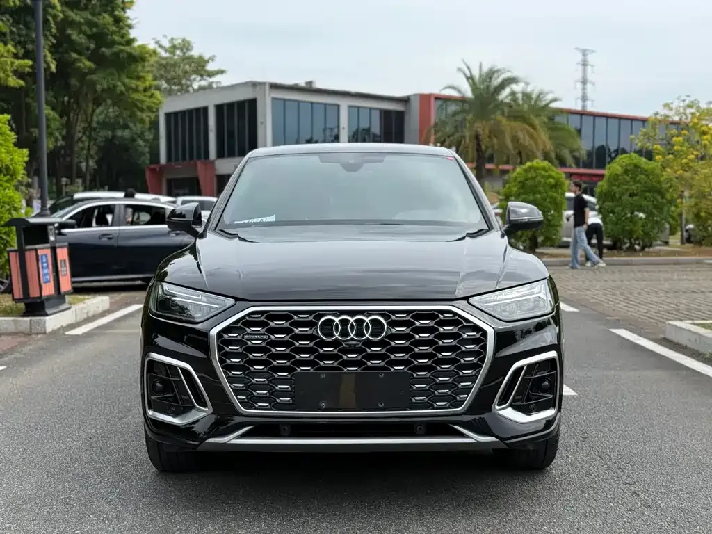 Audi Q5L Sportback — фото 2