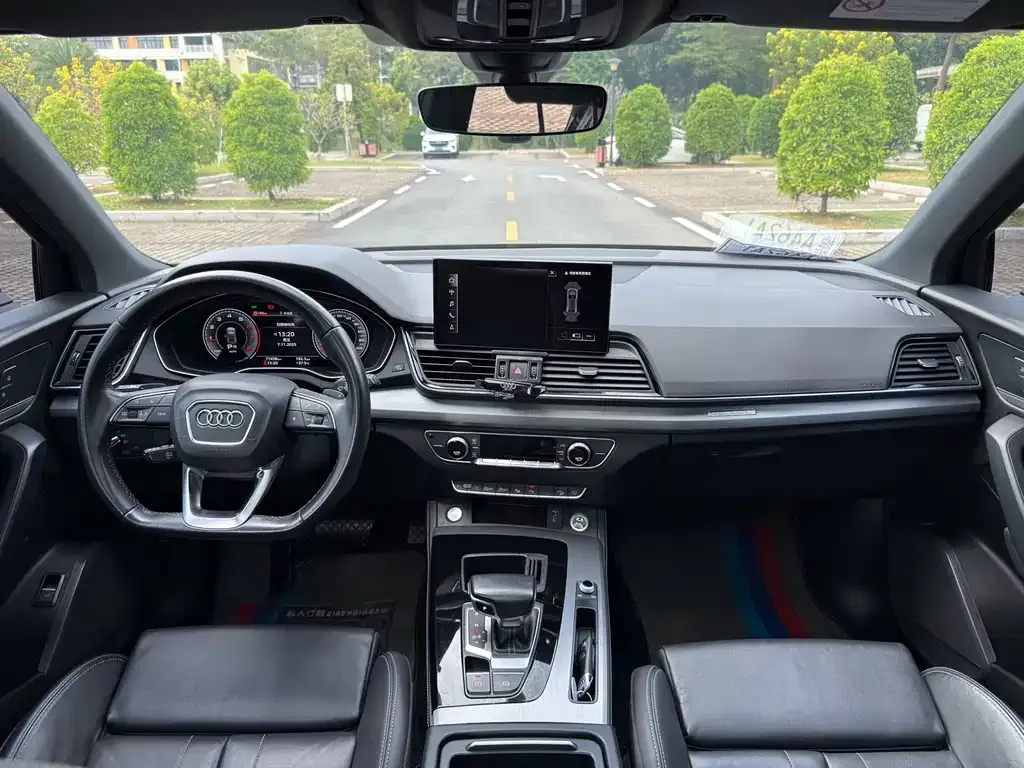 Audi Q5L Sportback — фото 9
