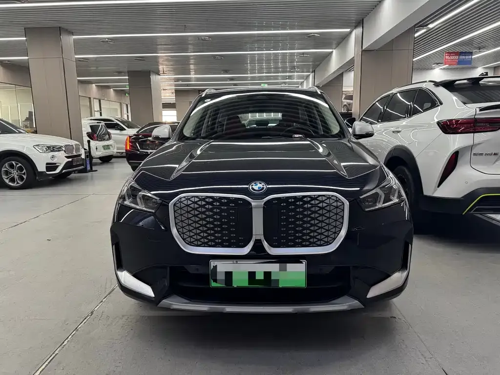 BMW iX1 2024 из CN, фото 2