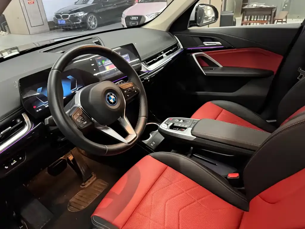 BMW iX1 2024 из CN, фото 4