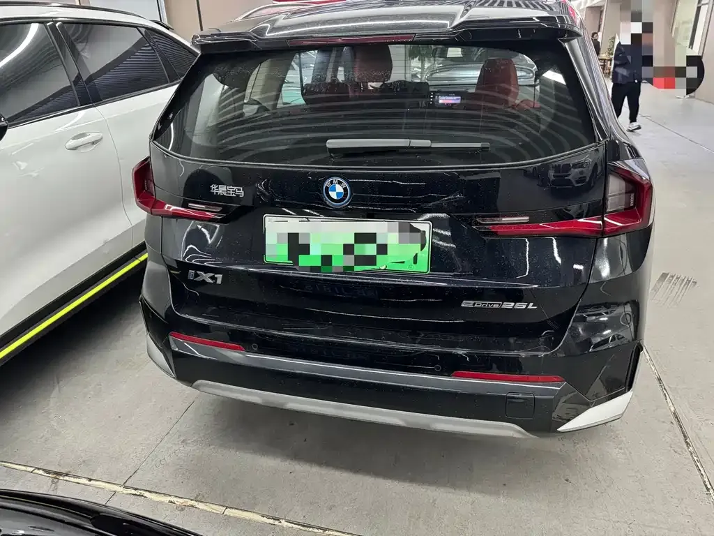 BMW iX1 2024 из CN, фото 8