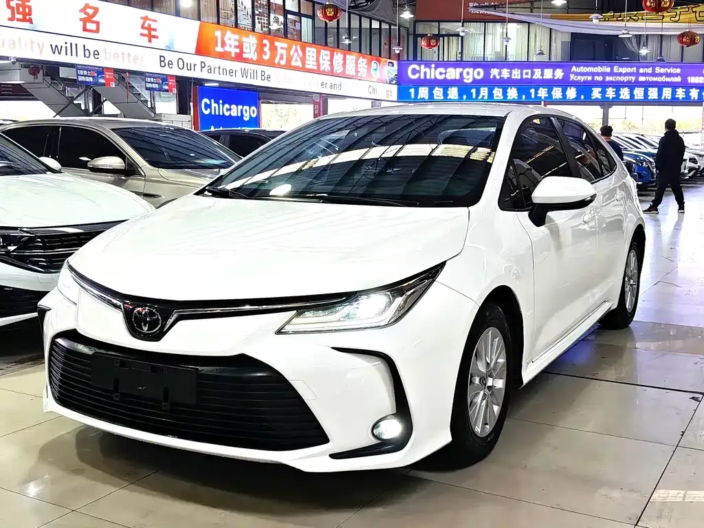 Toyota Corolla 2023 из CN, фото 1
