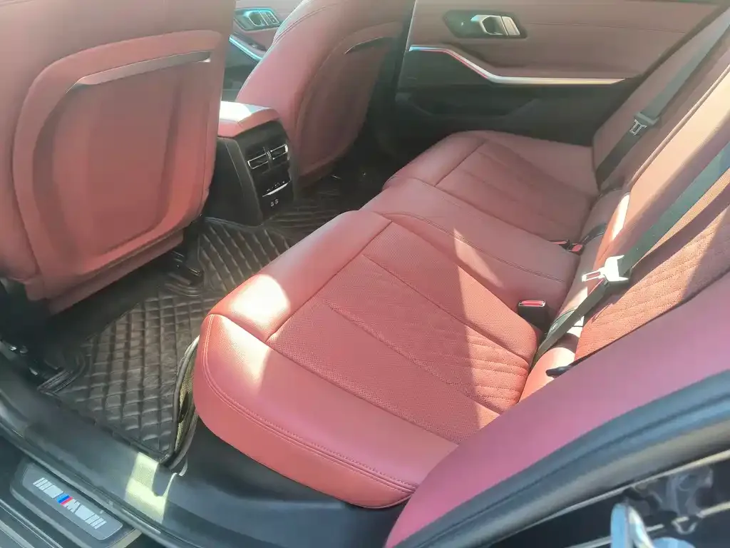 BMW 3 Series 2023 из CN, фото 10
