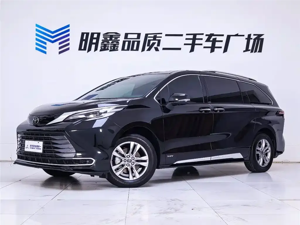 Toyota Sienna 2024 из CN, фото 2