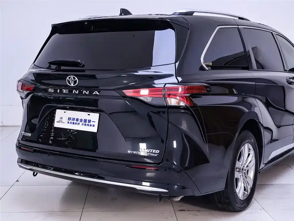 Toyota Sienna 2024 из CN, фото 8