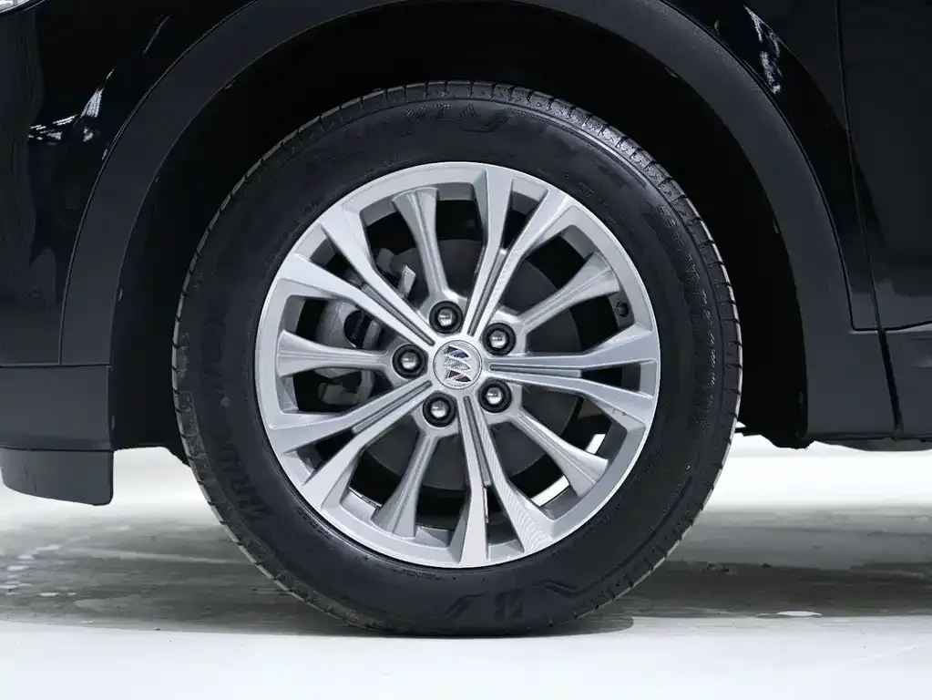 Buick Envision Plus — фото 9