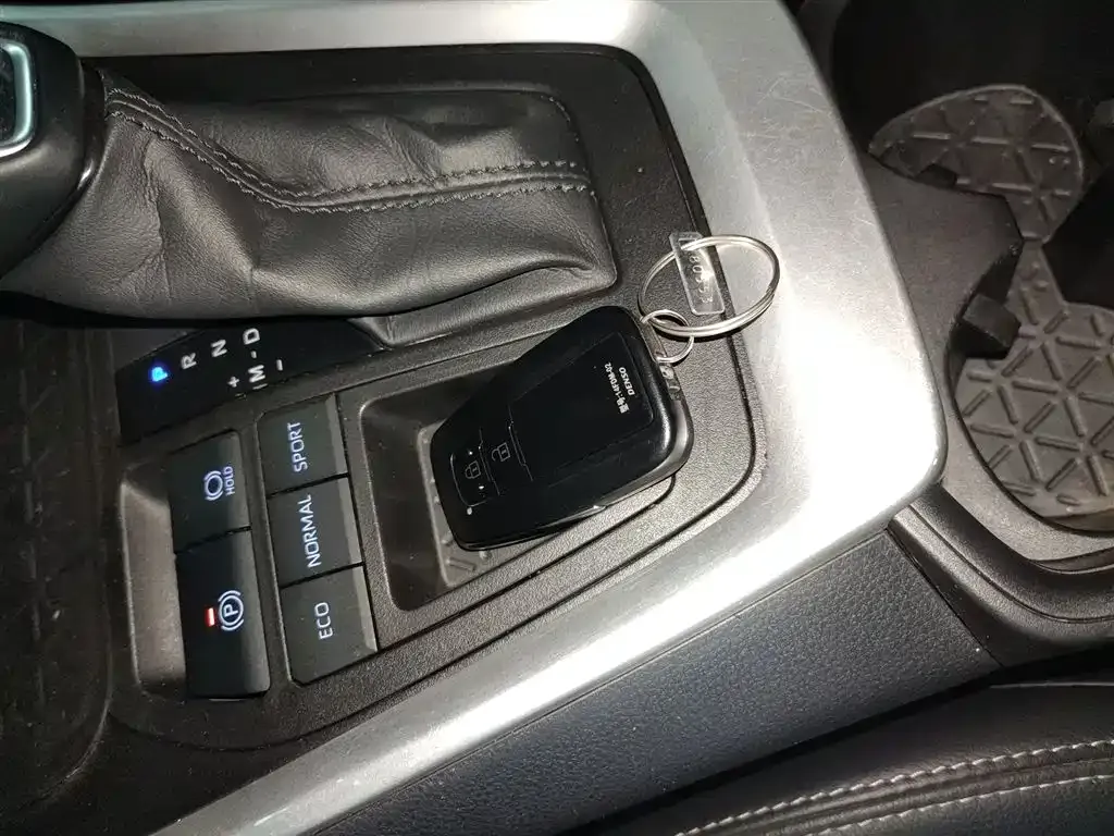 Toyota Wildlander 2021 из CN, фото 9