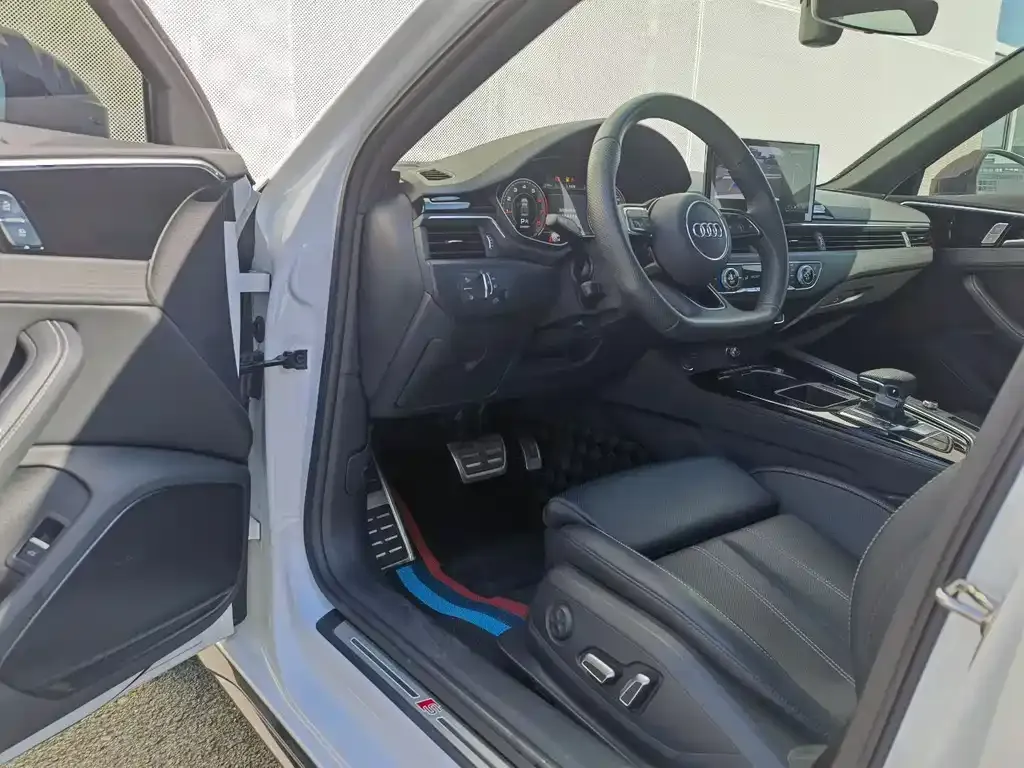 Audi A4L 2024 из CN, фото 10