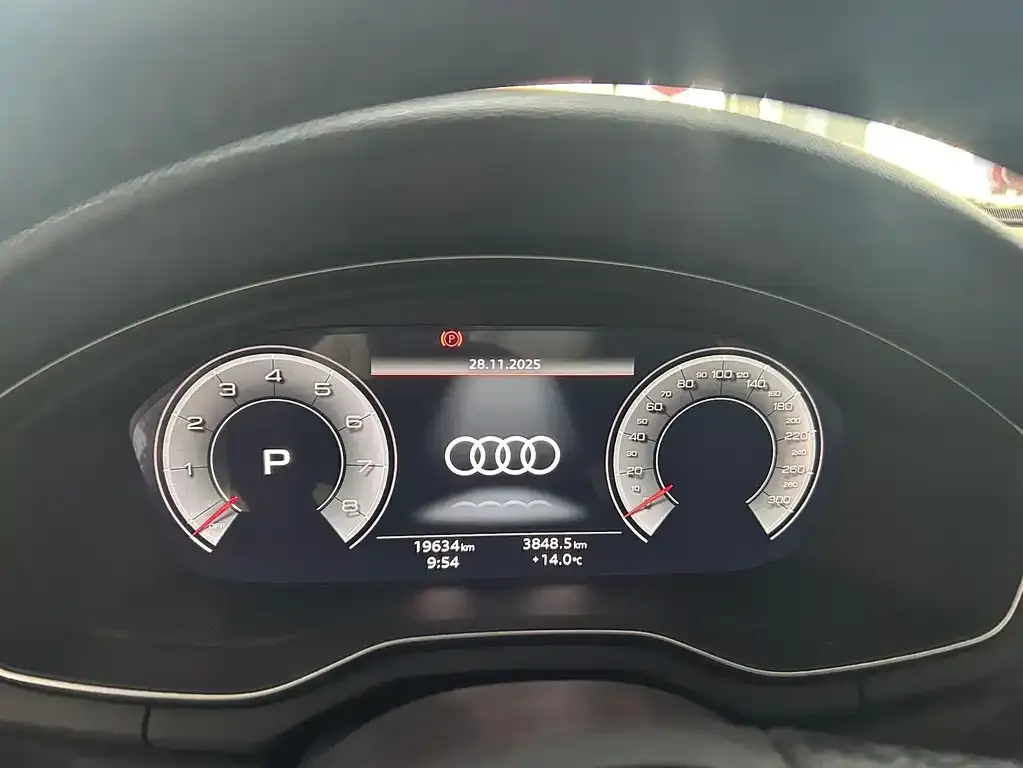 Audi A4L 2024 из CN, фото 6
