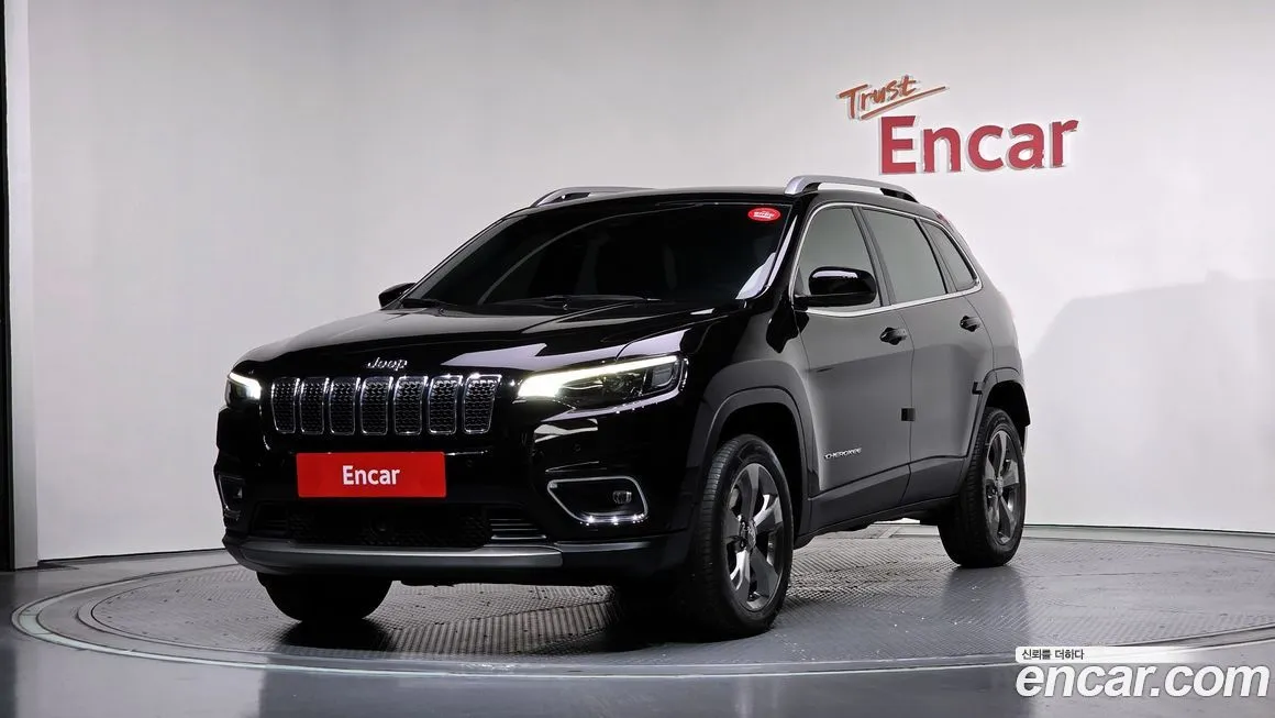 Jeep Cherokee — фото 1