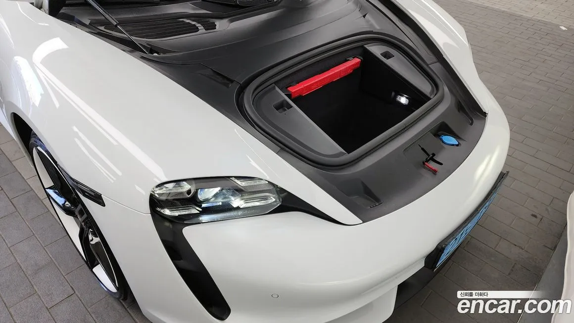 Porsche Taycan 2021 из KR, фото 6