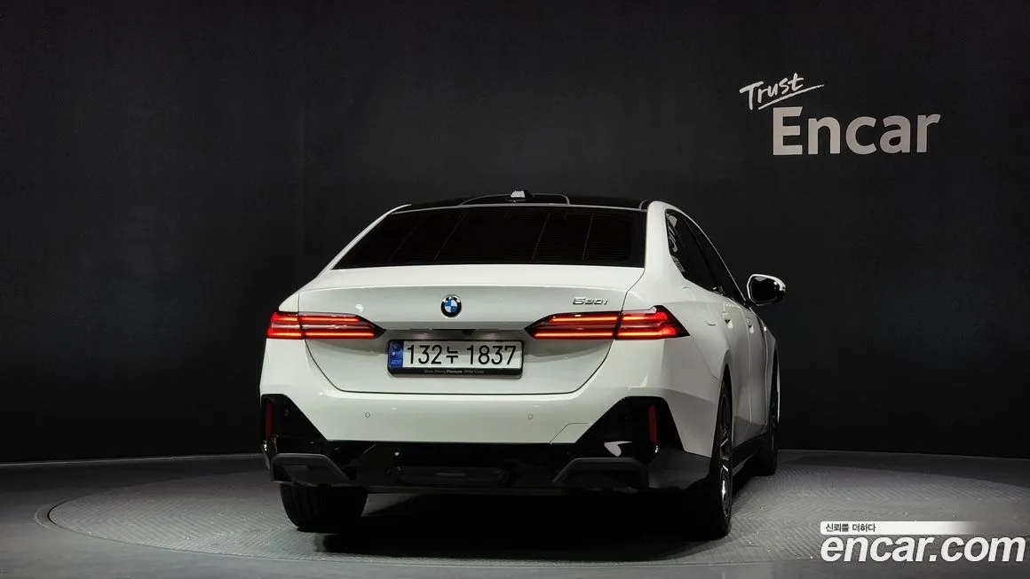 BMW 5-Series 2024 из KR, фото 4