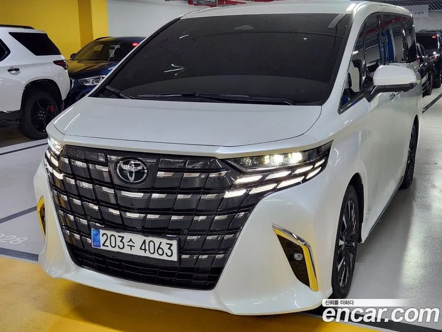 Toyota Alphard — фото 2